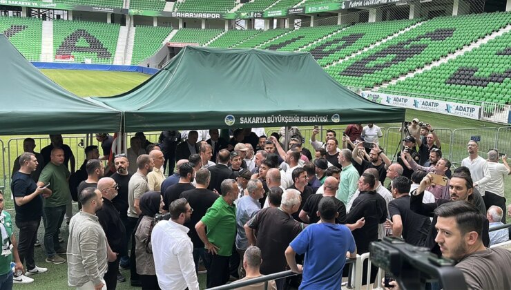 Sakaryaspor Kongresinde Gergin Anlar Yaşandı