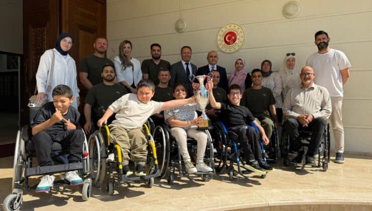 Sandalyeli Basketbol Takımı Başkanı’nı Ziyaret Etti
