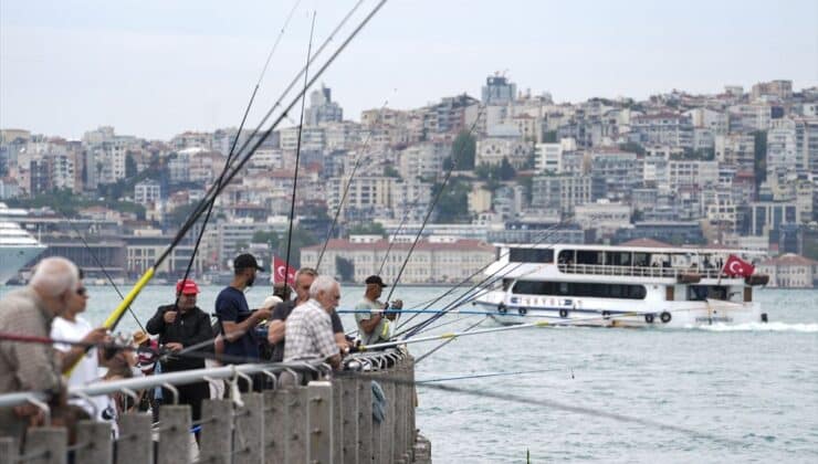 Tatilin Son Gününde İstanbul Sahilleri Doldu