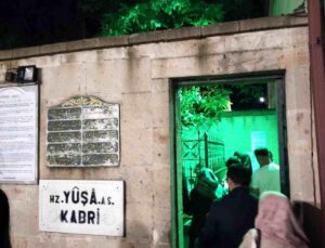 Yuşa Tepesi Arefe Gününde Ziyaretçi Akınına Uğradı