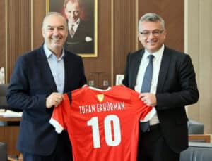 Erhürman’dan Milli Takıma Tebrik Telefonu