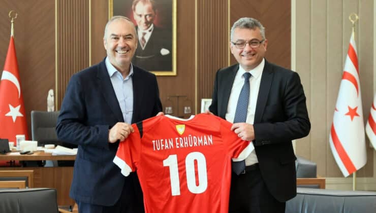 Erhürman’dan Milli Takıma Tebrik Telefonu
