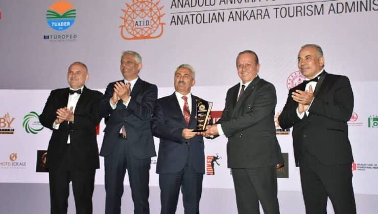 Fikri Ataoğlu’na Türk Dünyası Turizmi Onur Ödülü