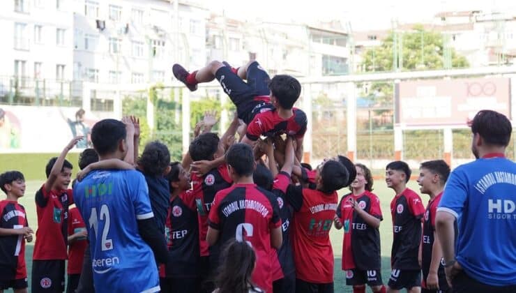 İstanbul Kastamonuspor U13 Takımı Şampiyon Oldu