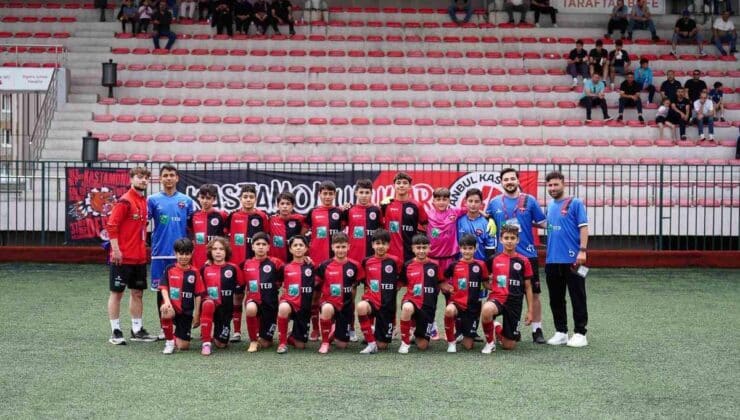 İstanbul Kastamonuspor U13 Takımı Şampiyonluğa Ulaştı