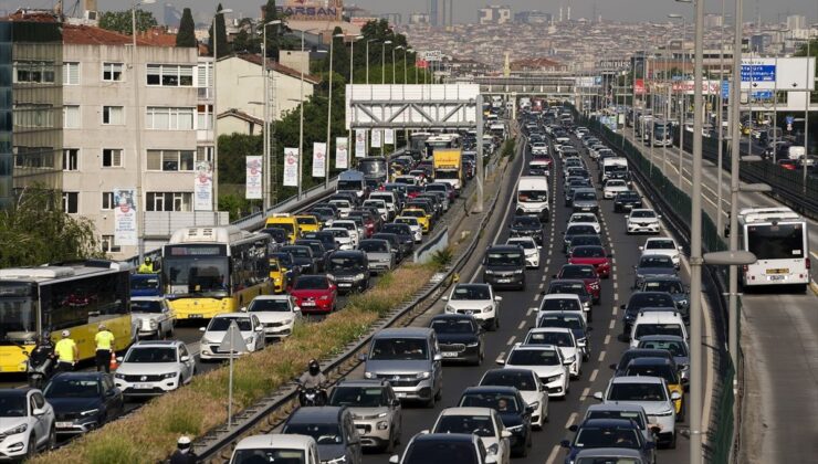 İstanbul’da Bayram Sonrası Trafik Yine Yoğunlaştı