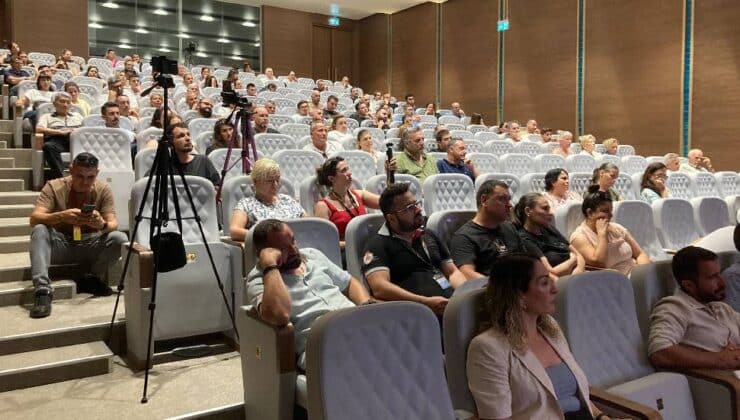 Kimliksizler Derneği bilgilendirme toplantısı düzenledi