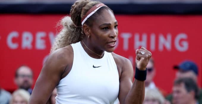 Serena Williams kortlara muhteşem geri dönüyor