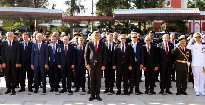 Tufan Erhürman Lefkoşa Atatürk Anıtı’ndaki Anma Törenine Katıldı