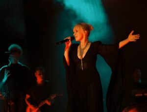 Sertab Erener, Mağusa Festivali’nde Duygu Dolu Bir Performans Gösterdi
