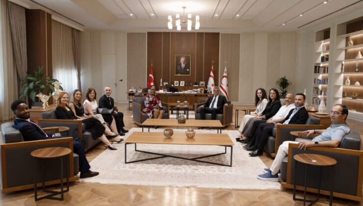 Tufan Erhürman, Dünya Tabipler Birliği Başkanı Dr. Jacqueline Kitulu’yu kabul etti