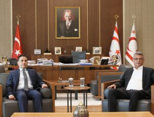 Cumhurbaşkanı Erhürman, KKTC’nin Budapeşte Temsilcisi Çağrı Kalfaoğlu ile bir araya geldi