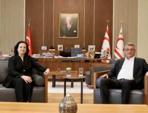 Cumhurbaşkanı Tufan Erhürman, KKTC Strazburg Temsilcisi olarak atanan Ayda Soylu’yu ağırladı