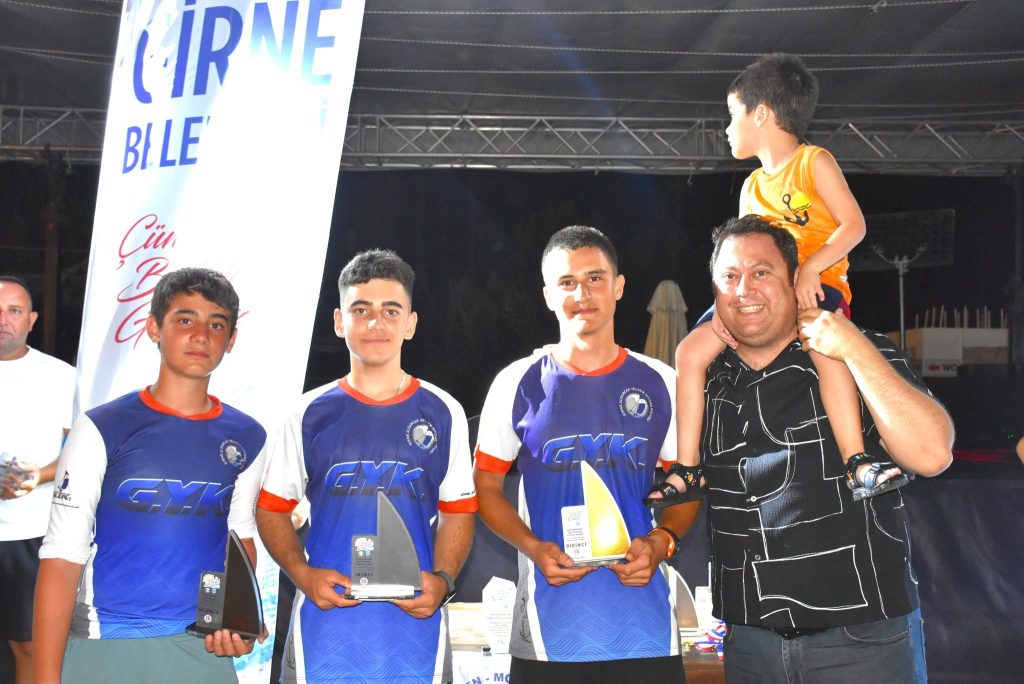 Karaoğlanoğlu Spor Oyunları ve Deniz Şenliği'nde ILCA 4 ile Optimist Yelken Yarışları Tamamlandı