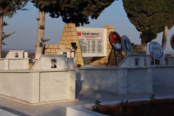 Topçuköy Şehitleri İçin Anma Töreni Gerçekleştirildi