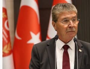 Başbakan Üstel, Kıbrıslı Türk’e gerçekleştirilen saldırıyı kınadı.