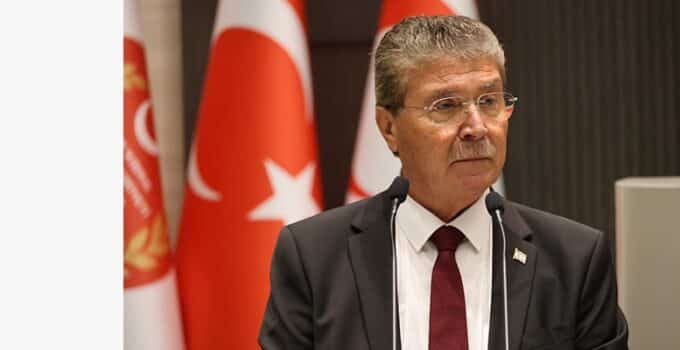 Başbakan Üstel, Kıbrıslı Türk’e gerçekleştirilen saldırıyı kınadı.