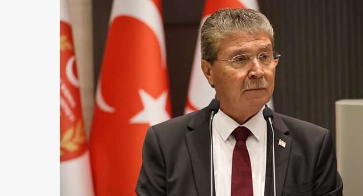 Başbakan Üstel, Kıbrıslı Türk’e gerçekleştirilen saldırıyı kınadı.