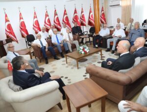 Başbakan Ünal Üstel, Kıbrıs TMT Mücahitler Derneği’ni ziyaret ederek onurlandırdı.