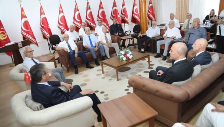 Başbakan Ünal Üstel, Kıbrıs TMT Mücahitler Derneği’ni ziyaret ederek onurlandırdı.