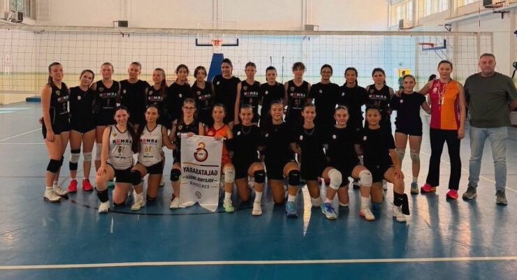 Kemal Moral Voleybol Okulu 3-2’lik galibiyet aldı