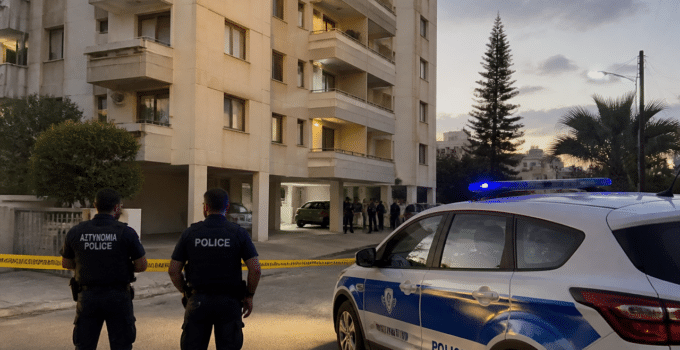 Güney Kıbrıs’ta 4 yaşındaki çocuk altıncı kattan düşüp öldü; anne ve baba tutuklandı