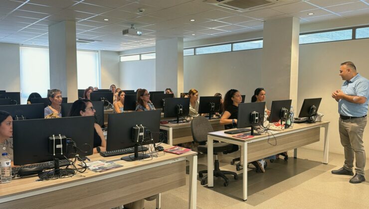 Öğretmenlere Hizmet İçi Eğitim Programı Sürüyor