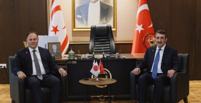 Öztürkler, Yılmaz ile bir araya geldi