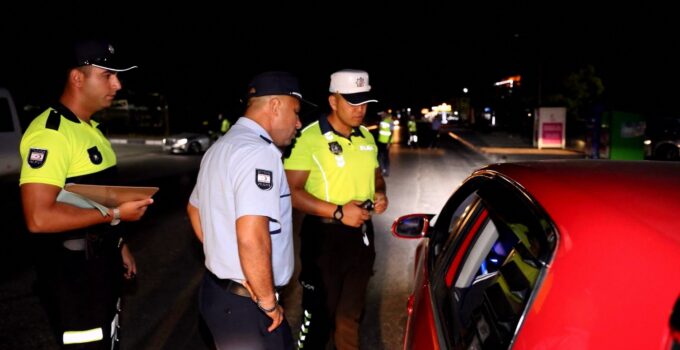 Trafikte 1362 sürücüye işlem yapıldı, ilk sırada hız var