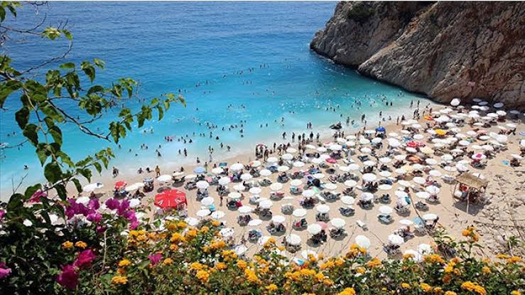 Kıbrıs’a en çok turist gelen aylar